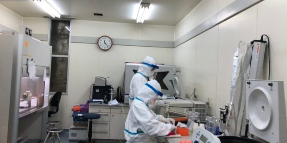 Nghị quyết của Chính phủ về việc điều chuyển thuốc, vật tư, sinh phẩm đã mua từ nguồn ngân sách nhà nước cho phòng, chống dịch COVID-19 sang nguồn thu dịch vụ khám bệnh, chữa bệnh