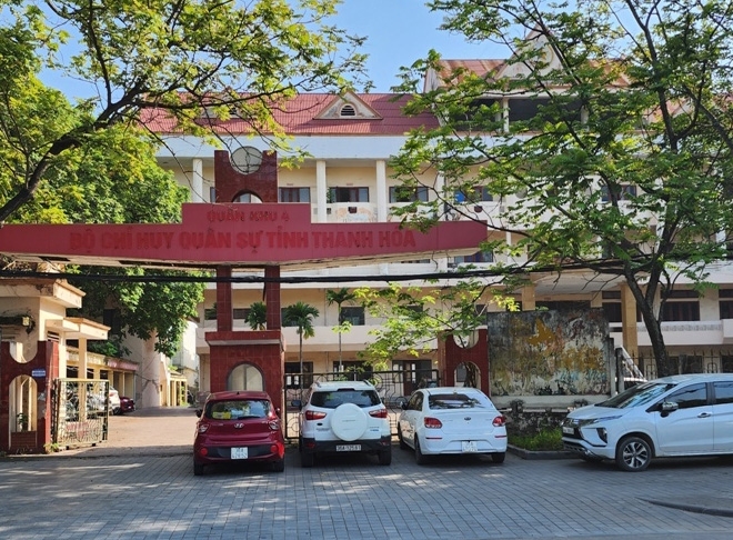 Đau lòng trụ sở bỏ hoang sau sáp nhập