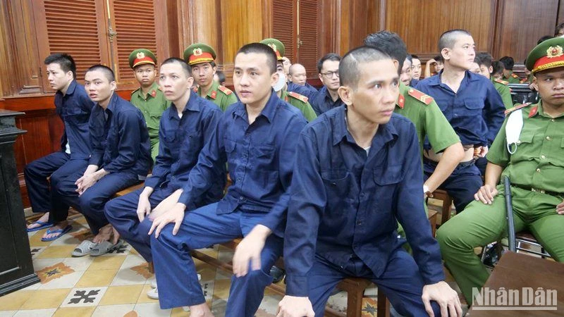 Tuyên tử hình 18 bị cáo về tội mua bán, vận chuyển, tàng trữ ma túy