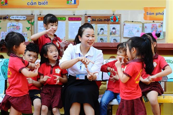 Bản lĩnh và nhân văn