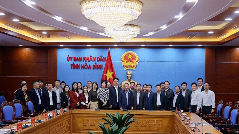 Các doanh nghiệp Trung Quốc, Hồng Kông, Singapore khảo sát đầu tư tại tỉnh Hòa Bình