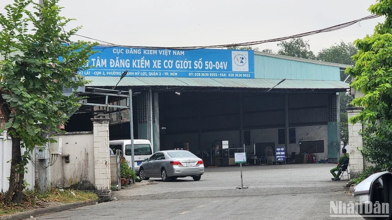 Khởi tố Giám đốc và nhiều cán bộ Trung tâm đăng kiểm 50-04V