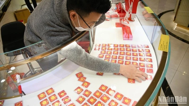 Giá vàng ngày 27/12: Vàng SJC, vàng nhẫn tăng không ngừng