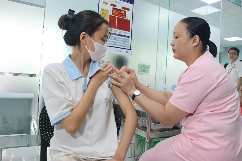 Thành phố Hồ Chí Minh xuất hiện biến thể phụ đáng quan tâm gây tăng số ca mắc Covid-19