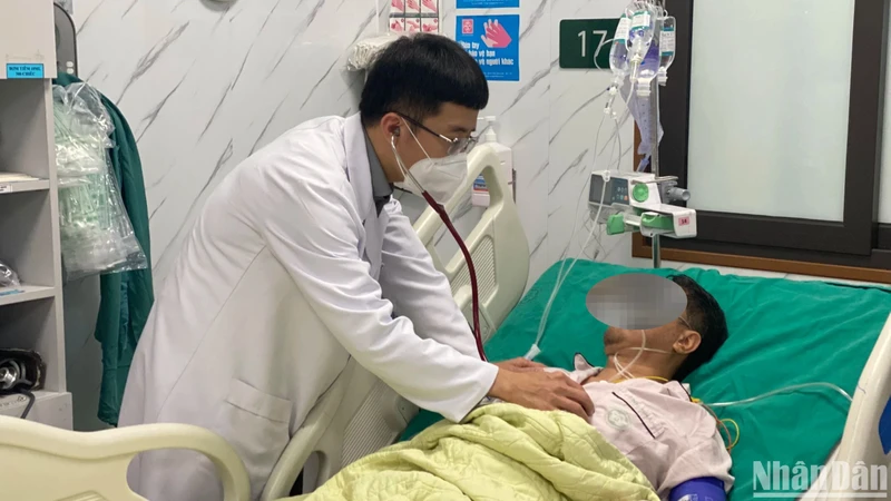 Làm gì để sơ cứu người đột quỵ đúng cách?