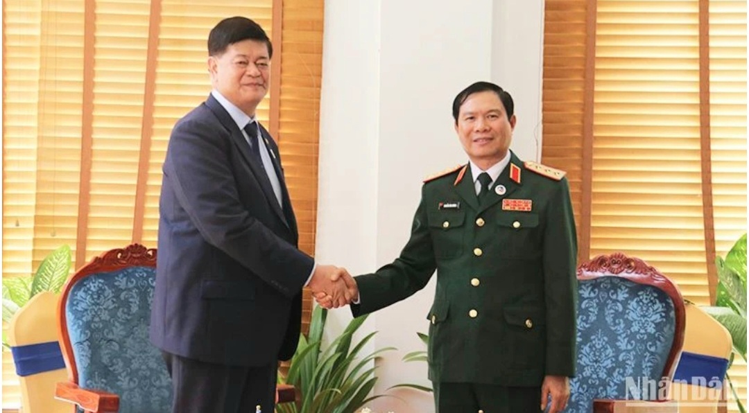 Thượng tướng Nguyễn Tân Cương gặp song phương Thứ trưởng Quốc phòng các nước Philippines và Indonesia