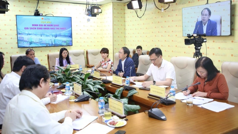 Kiểm soát giá sách giáo khoa nhưng phải bảo đảm nhu cầu cho người học