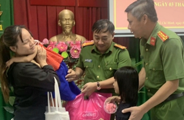 Giải cứu an toàn hai bé gái “mất tích” ở phố đi bộ Nguyễn Huệ