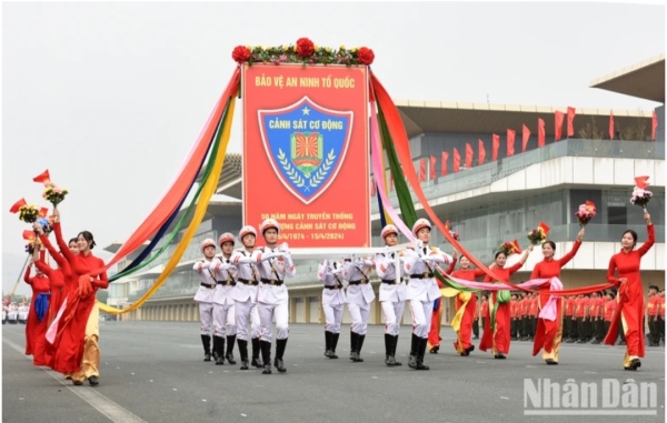 [Ảnh] Lễ kỷ niệm Ngày truyền thống lực lượng Cảnh sát cơ động