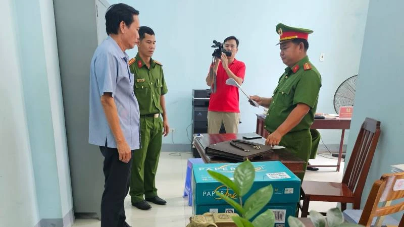 Bắt thêm 1 Phó Chủ tịch UBND thành phố Long Xuyên liên quan sai phạm đất đai