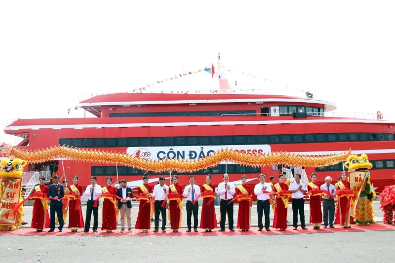 Thành phố Hồ Chí Minh đi Côn Đảo bằng tàu cao tốc hơn 4 giờ đồng hồ