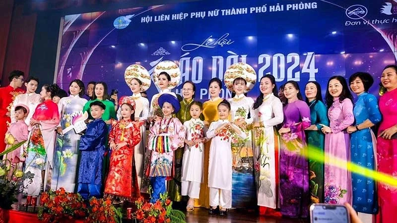 Đưa nét đẹp áo dài Hải Phòng bay xa