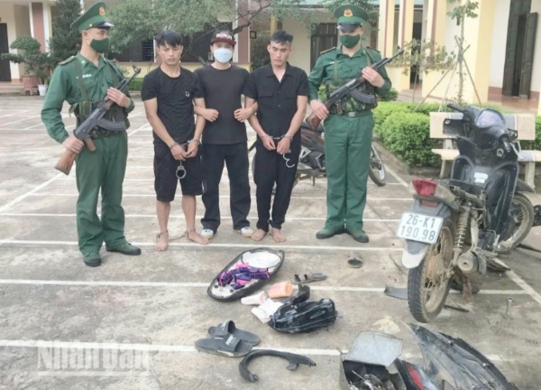 Bắt 2 đối tượng vận chuyển trái phép ma túy khu vực biên giới Sơn La