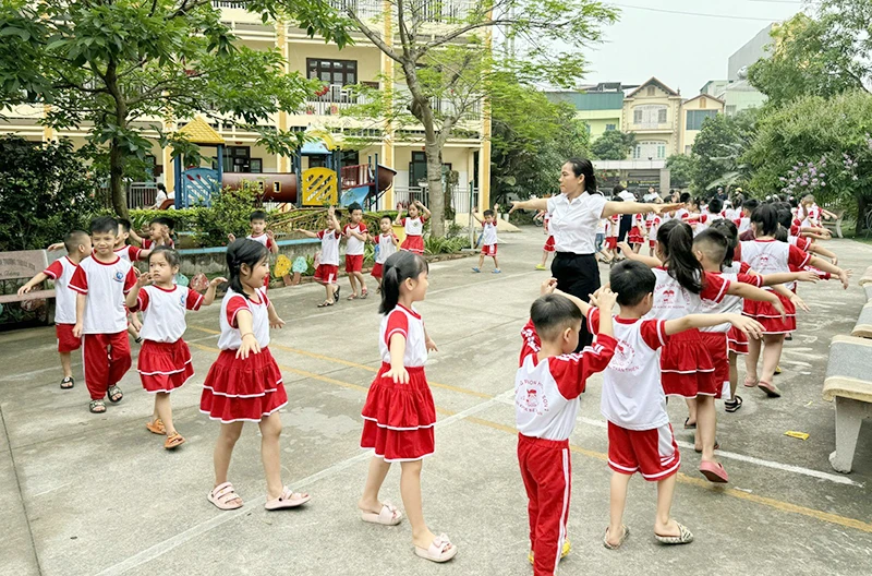 Hoàn thiện hành lang pháp lý bảo vệ nhà giáo