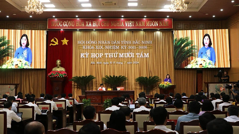 Miễn nhiệm chức danh Chủ tịch Hội đồng nhân dân và Chủ tịch Ủy ban nhân tỉnh Bắc Ninh