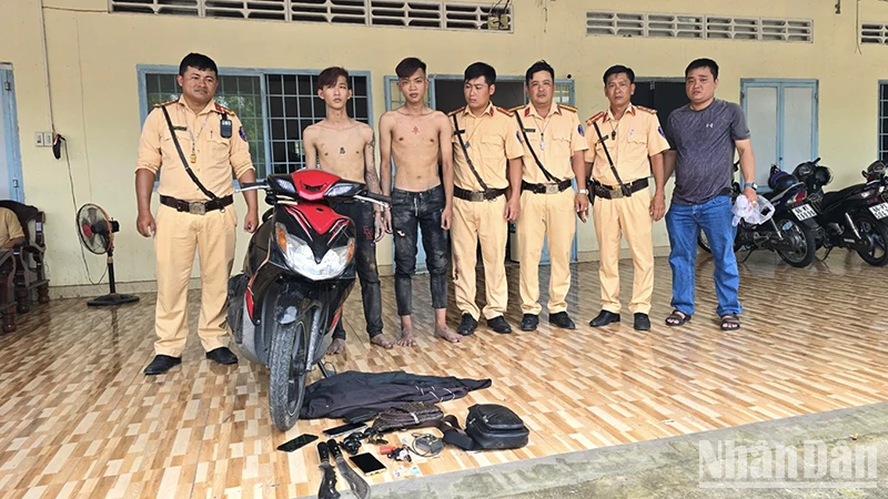 Công an 3 tỉnh truy bắt 3 đối tượng chém người cướp tài sản