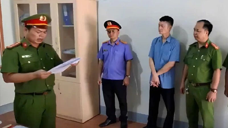Bắt giam Giám đốc chi nhánh Văn phòng đăng ký đất đai huyện Ea Súp vì nhận hối lộ