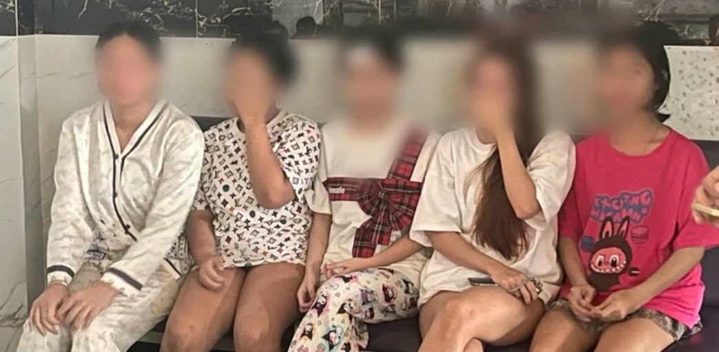 Bắt tạm giam 5 đối tượng có hành vi “Bắt, giữ người trái pháp luật” tại cơ sở massage Hoa Kiều