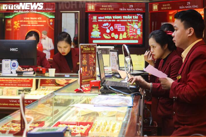 Ngày vía thần Tài, giá vàng quay đầu tăng sau phiên giảm 'sốc'