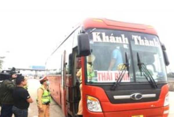 Cố tình lái xe khi giấy phép lái xe đã bị trừ hết điểm bị xử phạt thế nào?