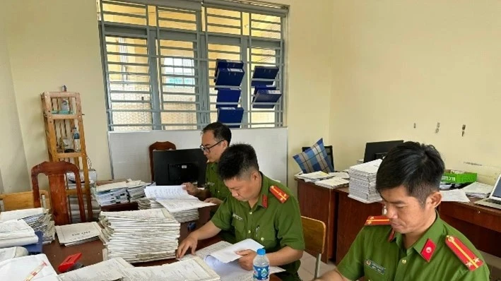 Khởi tố, bắt tạm giam Chủ tịch Ủy ban nhân dân huyện Long Thành Lê Văn Tiếp