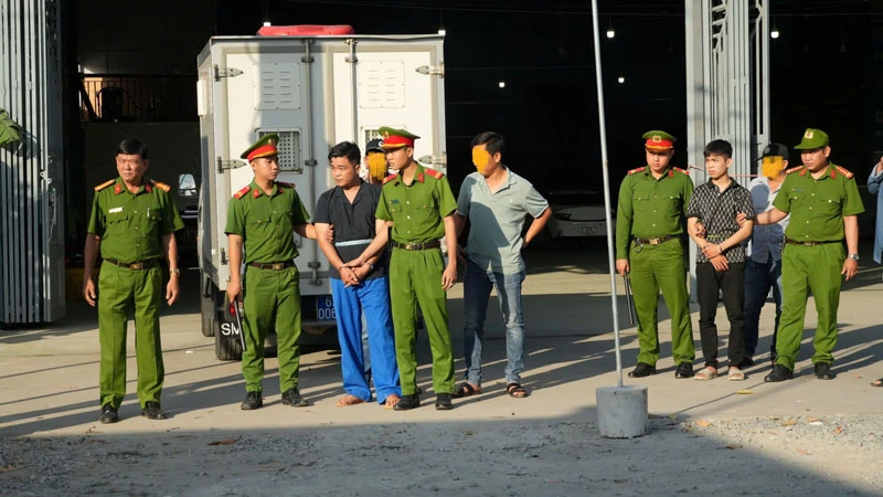 Khởi tố 2 thanh niên giết người cướp tài sản