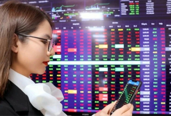Cổ phiếu khoáng sản hút dòng tiền, VN-Index vượt mốc 1.270 điểm