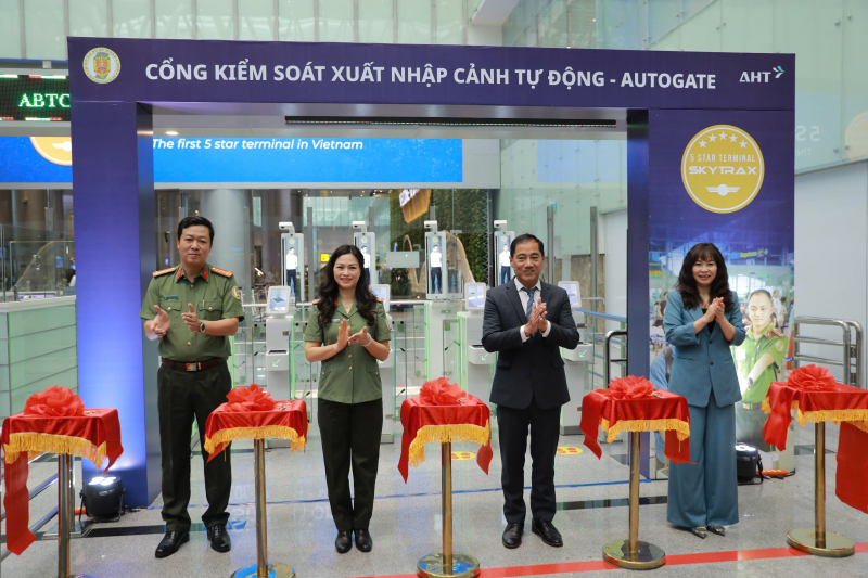 Bộ Công an tiếp nhận hệ thống kiểm soát xuất nhập cảnh tự động tại sân bay quốc tế Đà Nẵng