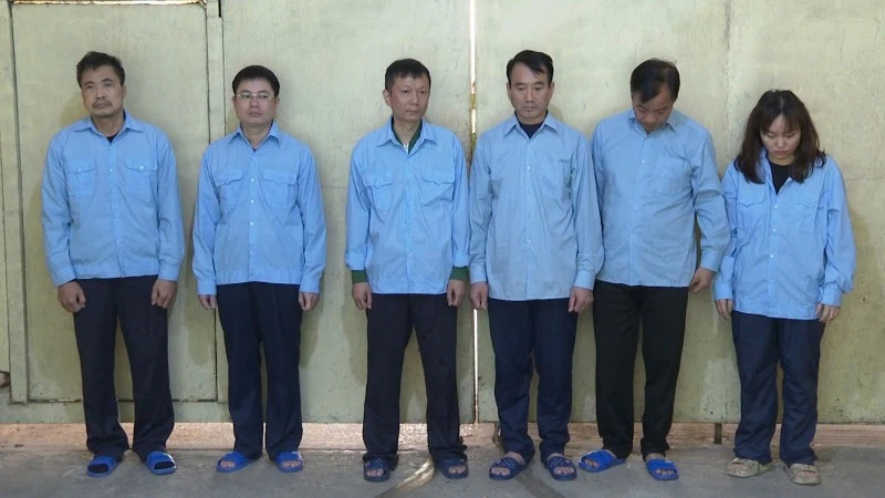 Bắt 6 cán bộ quận Hoàng Mai về hành vi nhận hối lộ
