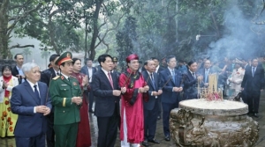 Chủ tịch nước Lương Cường dâng hương Giỗ Tổ Hùng Vương