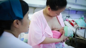 Việt Nam cần cải thiện khả năng tiếp cận dịch vụ chăm sóc cho bà mẹ và trẻ sơ sinh