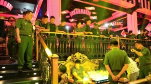 Khởi tố 6 vụ án, bắt tạm giam 22 bị can liên quan đến quán bar tại Phan Thiết