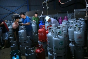 Tiếp tục làm rõ vi phạm 3 cơ sở sang chiết gas ở Biên Hòa