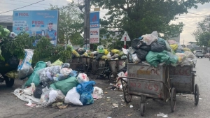 Người dân dựng lều chặn bãi rác vì ô nhiễm
