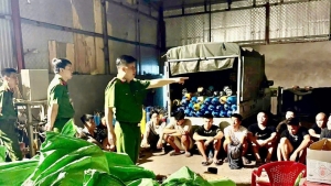 Triệt phá thành công đường dây mua bán “khí cười” liên tỉnh số lượng lớn, giữ 18 đối tượng