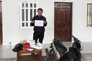 Quảng Ngãi: Bắt đối tượng vận chuyển 1kg ma túy tổng hợp dạng đá