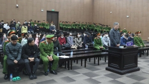 Nhiều bị cáo phủ nhận “sạch” về thỏa thuận chia tiền trên mỗi bộ hồ sơ