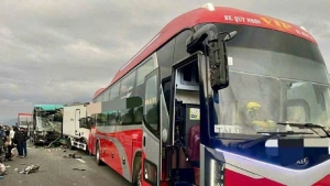 Tai nạn liên hoàn trên cao tốc Vân Phong-Nha Trang