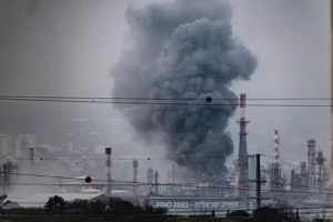 Tên lửa Iran đánh trúng khu công nghiệp Israel, dấy lo ngại rò rỉ hóa chất