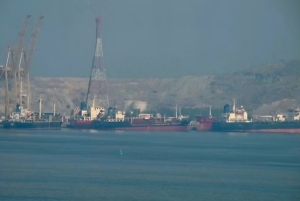 Hơn 40 quốc gia lên kế hoạch giải cứu 2.000 tàu mắc kẹt tại eo biển Hormuz